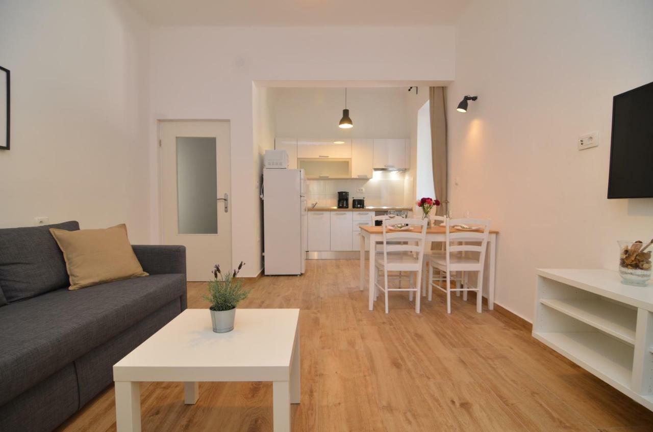 Apartment Zara Sun Εξωτερικό φωτογραφία